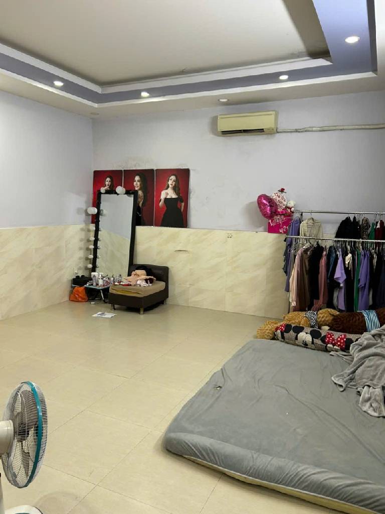 NHÀ MẶT TIỀN NGANG RỘNG RÃI CÓ THỂ KINH DOANH MỌI NGHÀNH NGHỀ